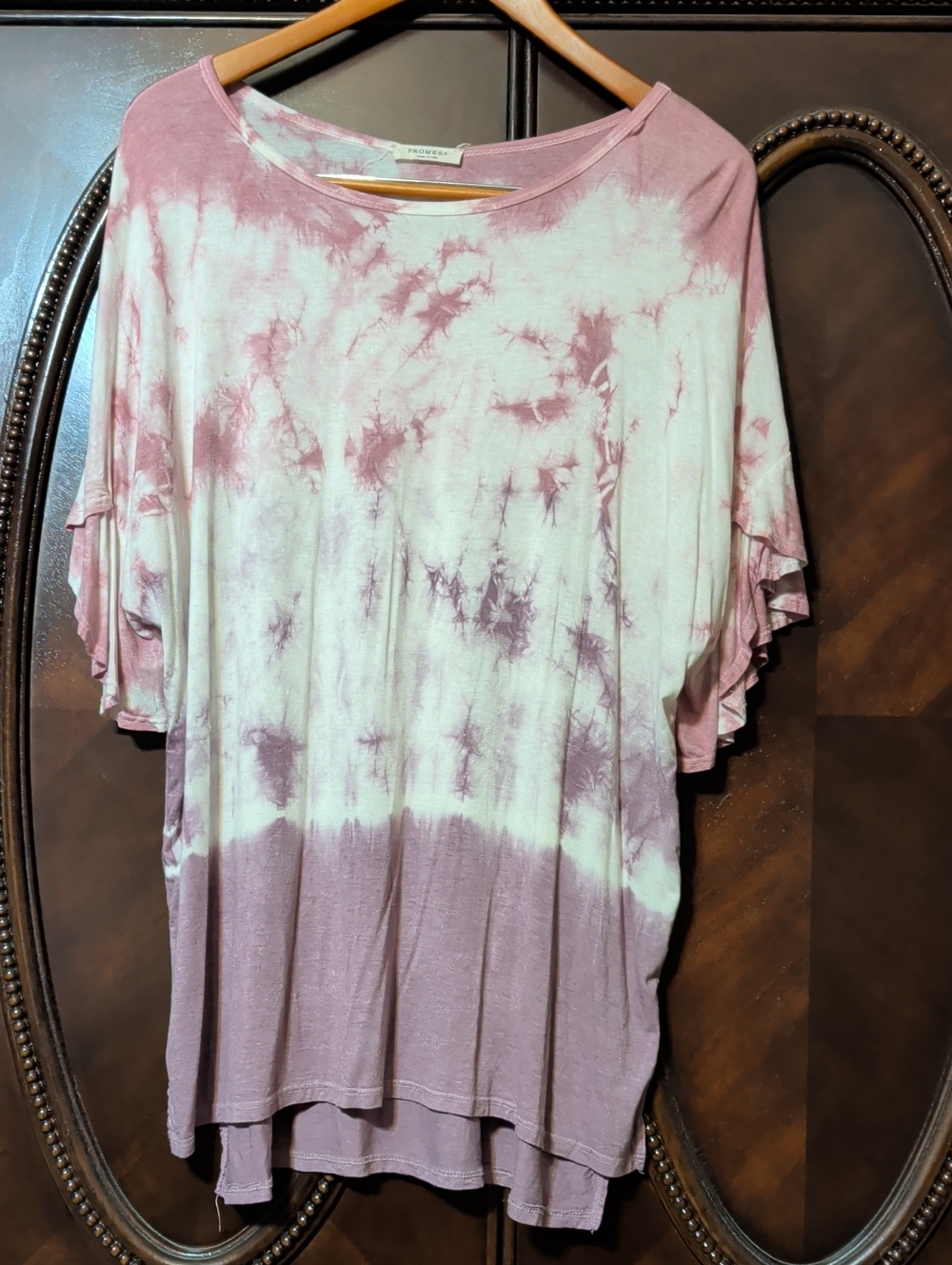 Promesa Ultra Comfy Top Ladies Size L.Made In The USA. Flutter Sleeve.
